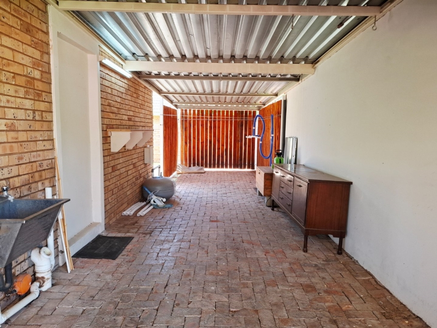 3 Bedroom Property for Sale in Langenhovenpark Free State